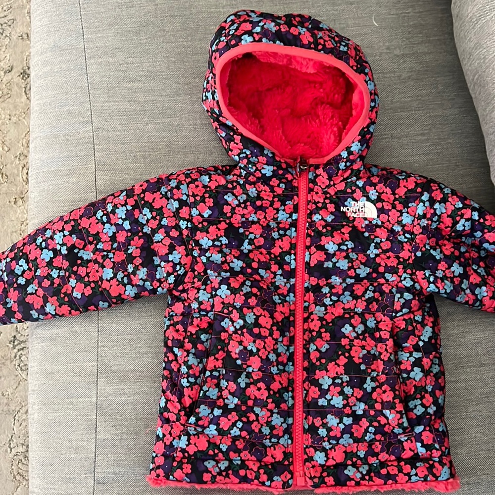 The North Face Reversible toddler girls winter jacket fleece one side size 2T